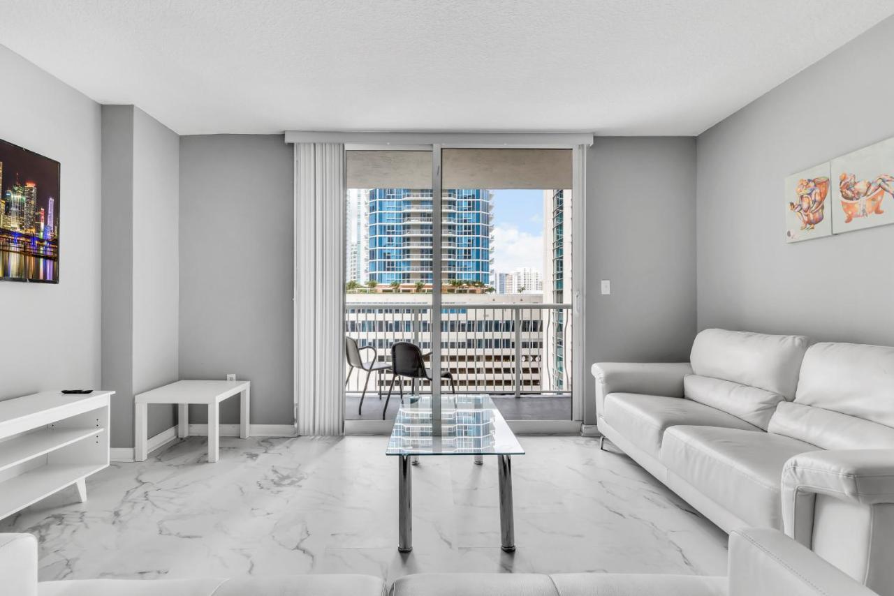 The Club At Brickell Bay Luxury Suites Miami Kültér fotó